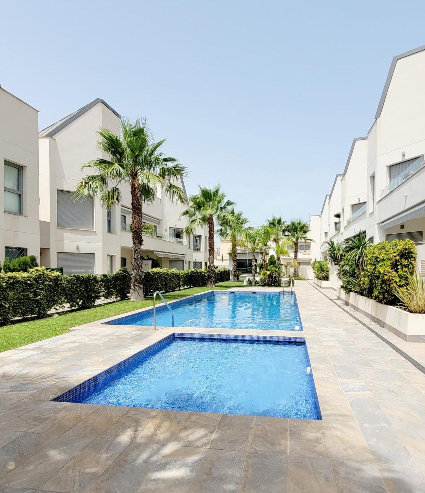 Pmt01 - Modern, Luxury With Heated Pool Apartment Torrevieja Bagian luar foto